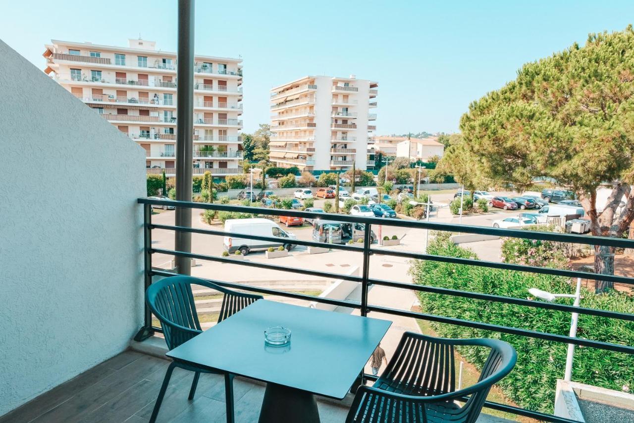 Zweibettzimmer mit Stadtblick